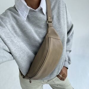 MANDRN Atlas Leather Crossbody